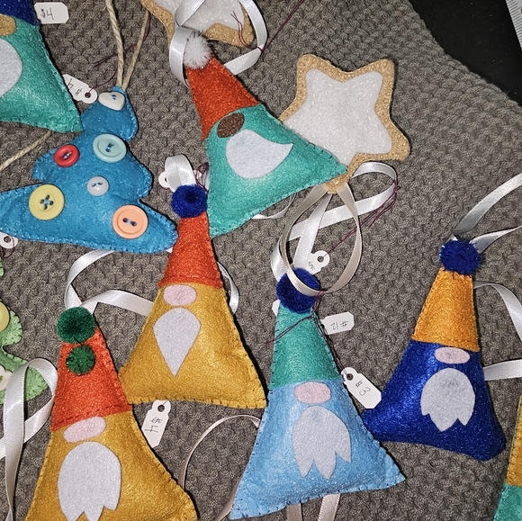 Christmas Ornaments Fabric Felt Buttons Gnomes Stars Trees ++ Lot Of 23 - Picture 3 of 4